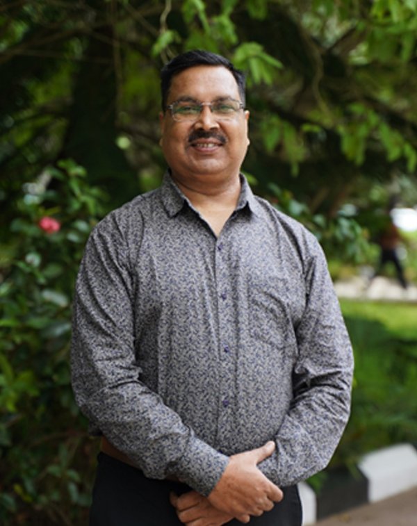 Dr. Rajesh Kumar