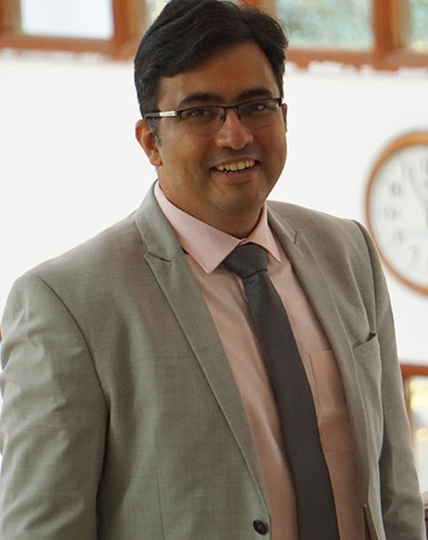 Dr. Shamik Chakravarty