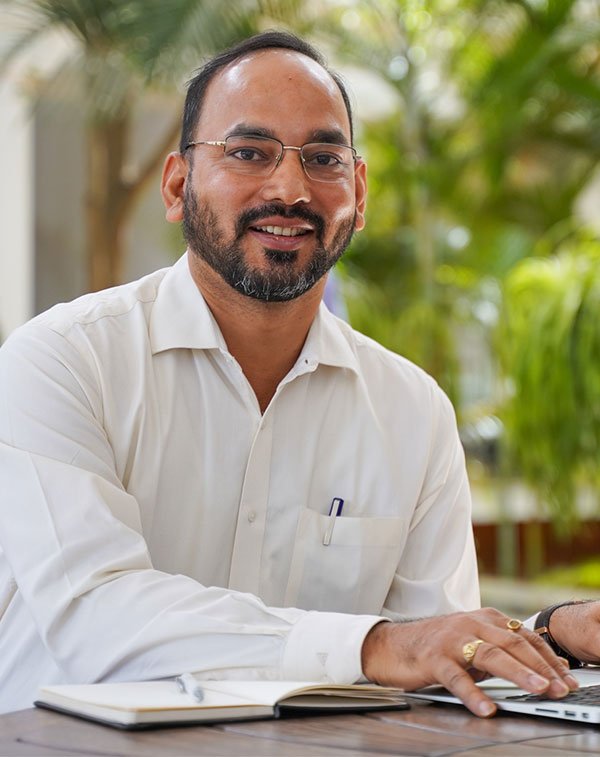 Dr. Vivek Mishra