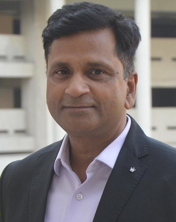 Dr. Mukul Saxena